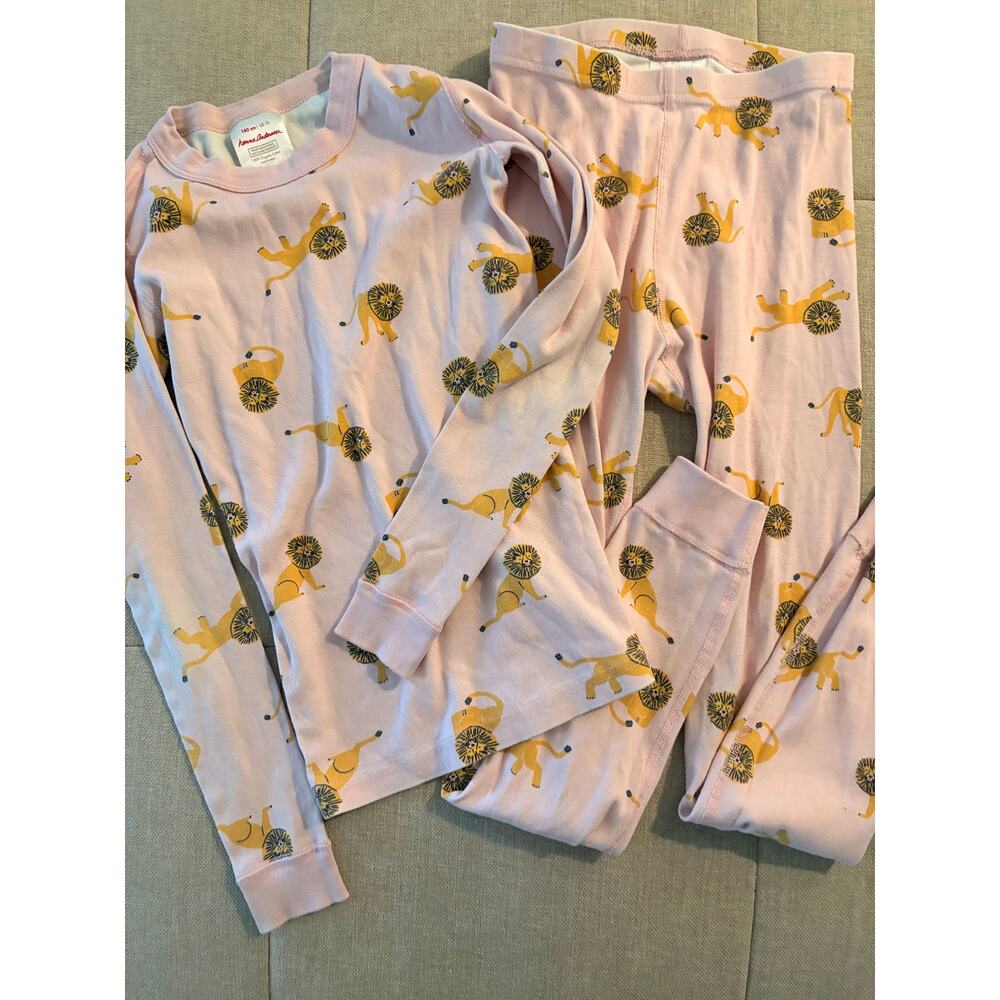 Hanna Andersson Girls Long John Pajama Set in a pink lion design.
